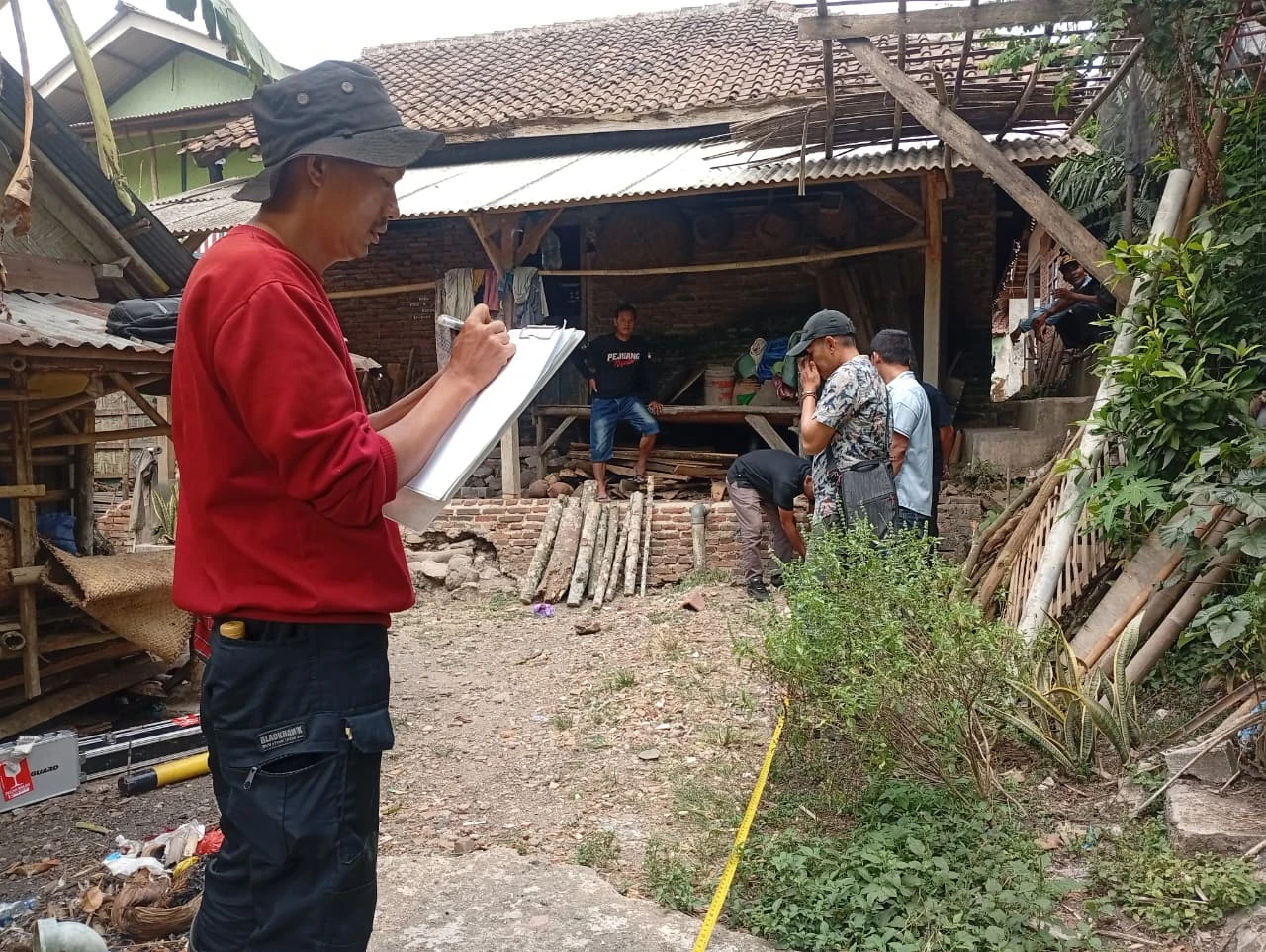 Ilustrasi Bogor: Survei Geolistrik Kantor Desa Binong Maja, Sukahati