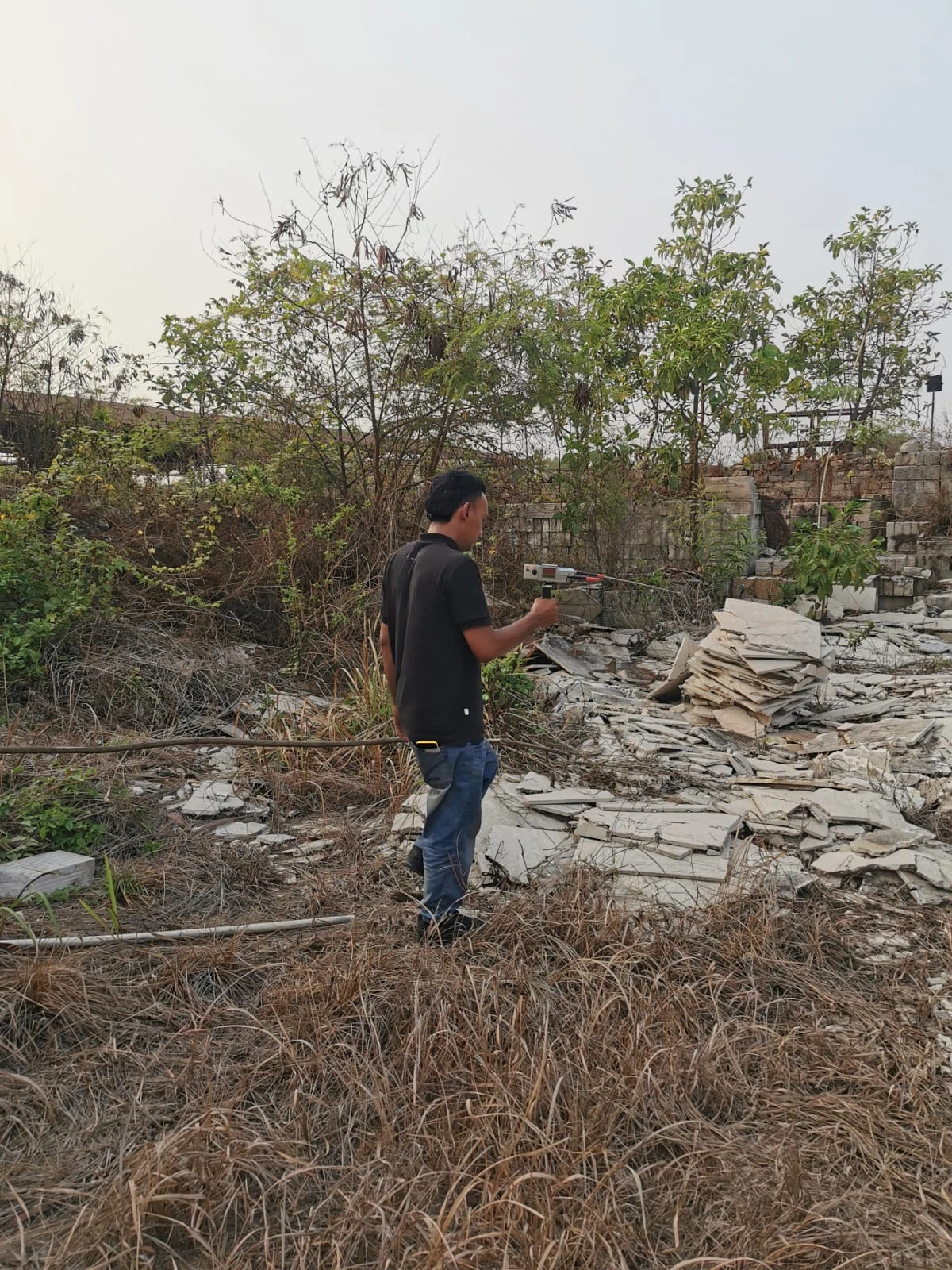 Ilustrasi Serang, Banten: Survei Geolistrik Air Tanah PT Golden Cikande